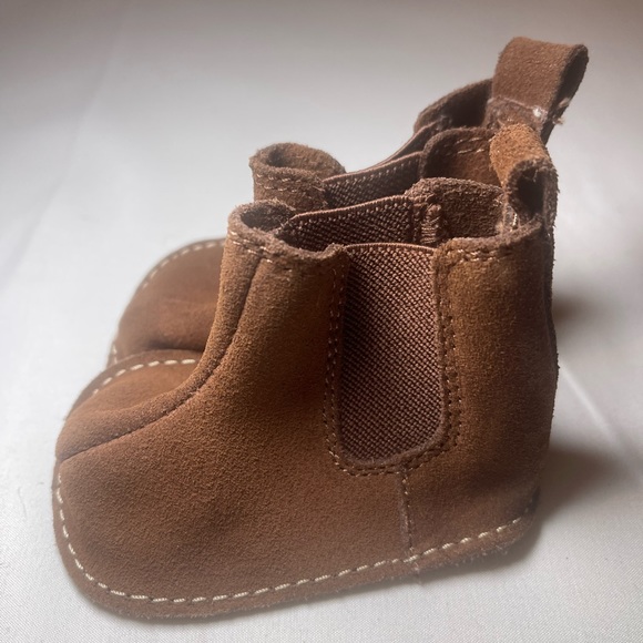Baby Gap Suede Moccasins (0-3 mos) - Picture 3 of 7
